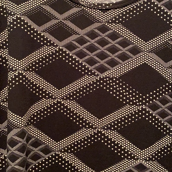 LuLaRoe Lynnae - Picture 3 of 3